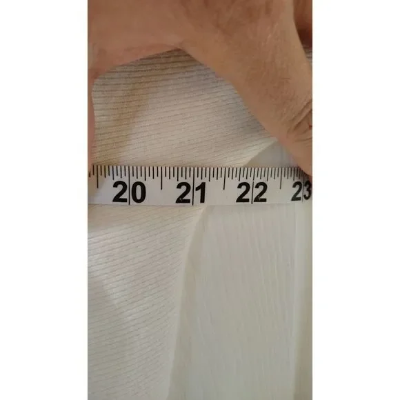 Liv Milano Medium White Floral and‎ Bling Shoulder Long Sleeve Top - Picture 7 of 7